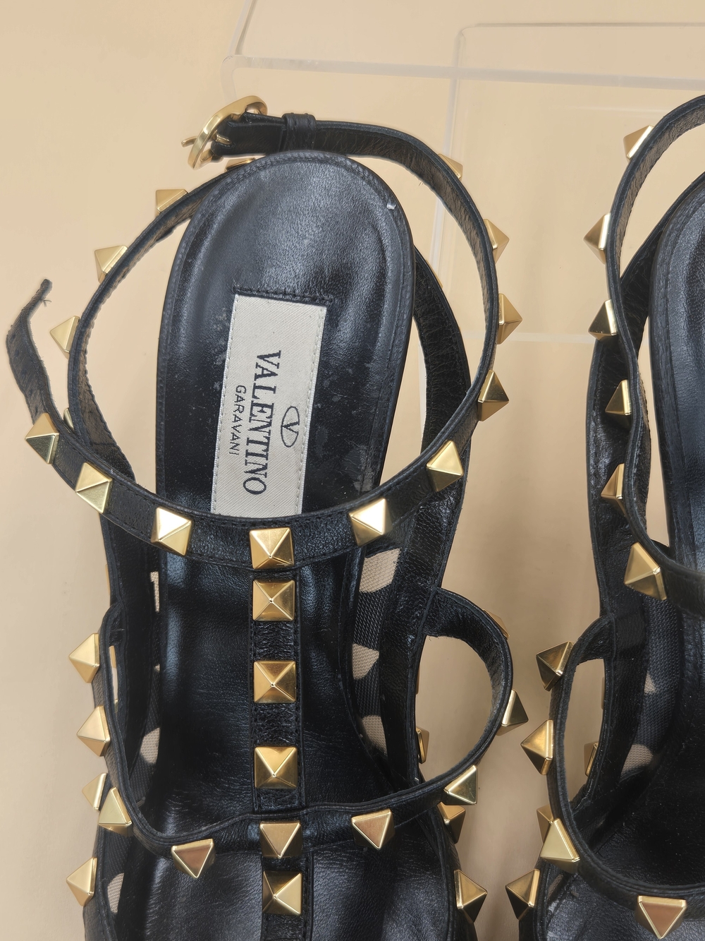 Valentino Garavani Rockstud Cutout Black Leather T-Strap Stilettos Size 6.5 - Picture 15 of 16